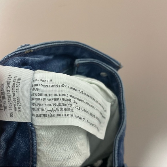 Abercrombie and Fitch Super Skinny Ankle High Rise Jeans Size 33/16 Short - Picture 4 of 4